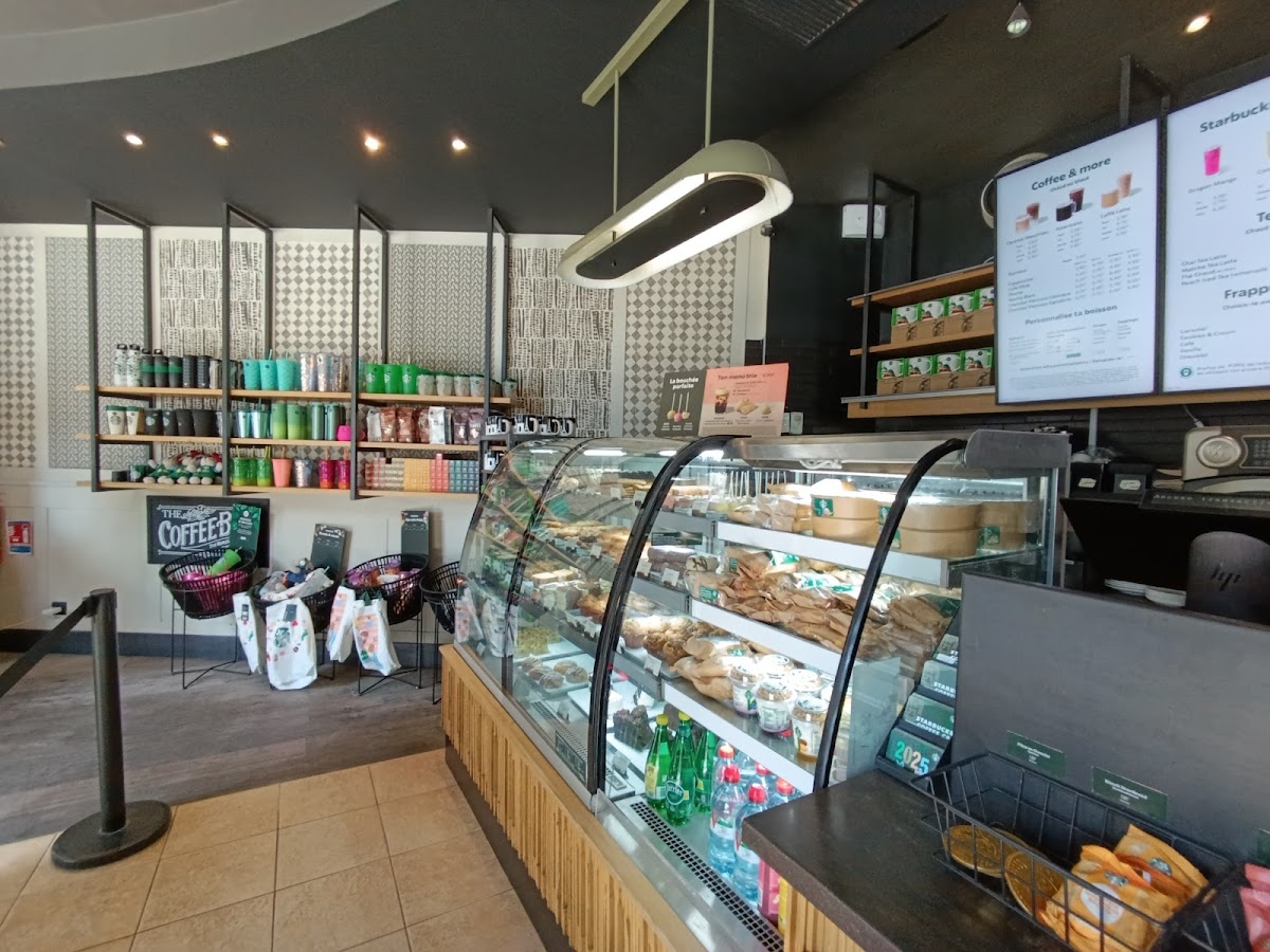 Starbucks Saint Philippe du Roule - Photo 4