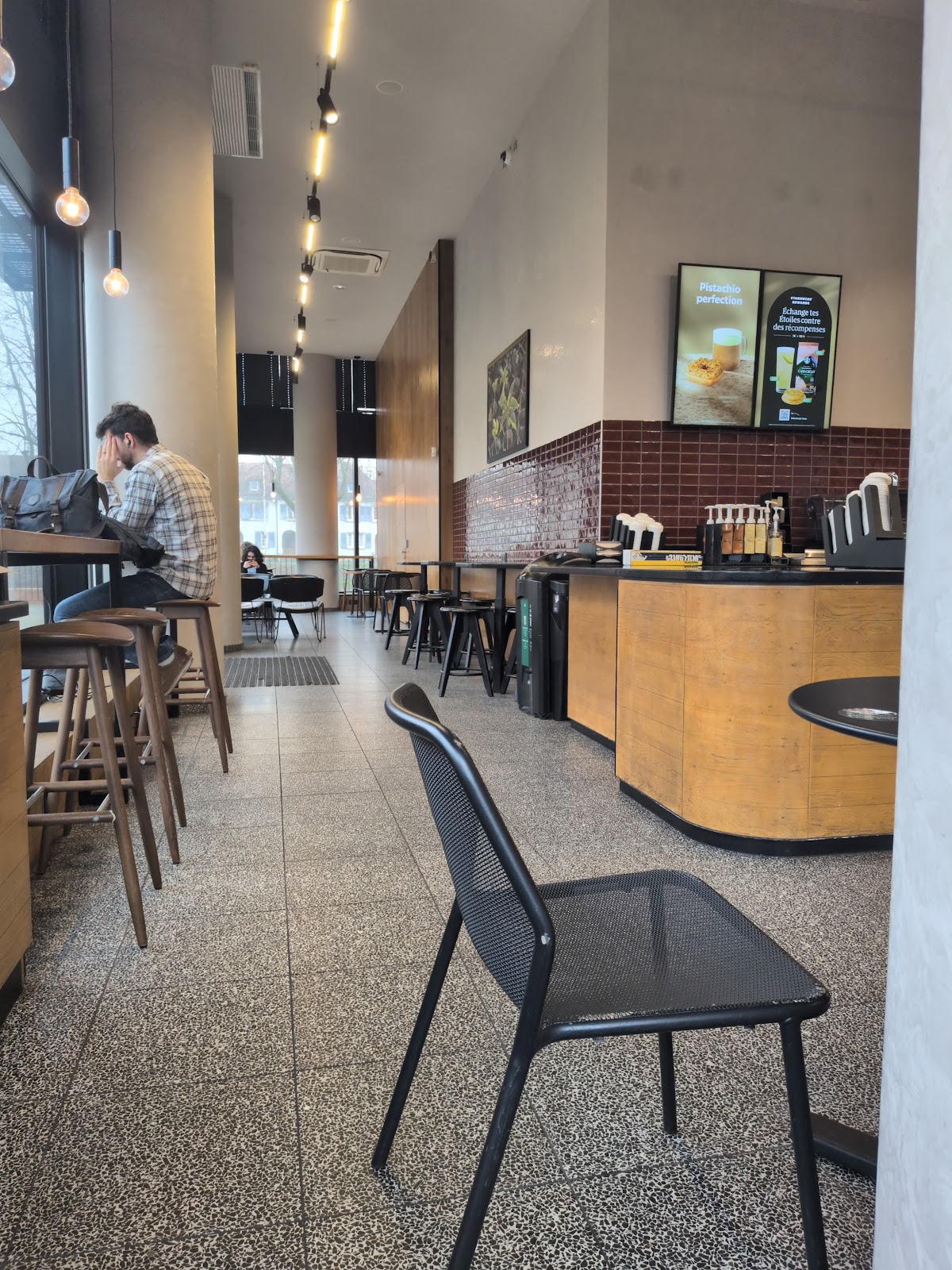 Starbucks Strasbourg Black Swan - Photo 5