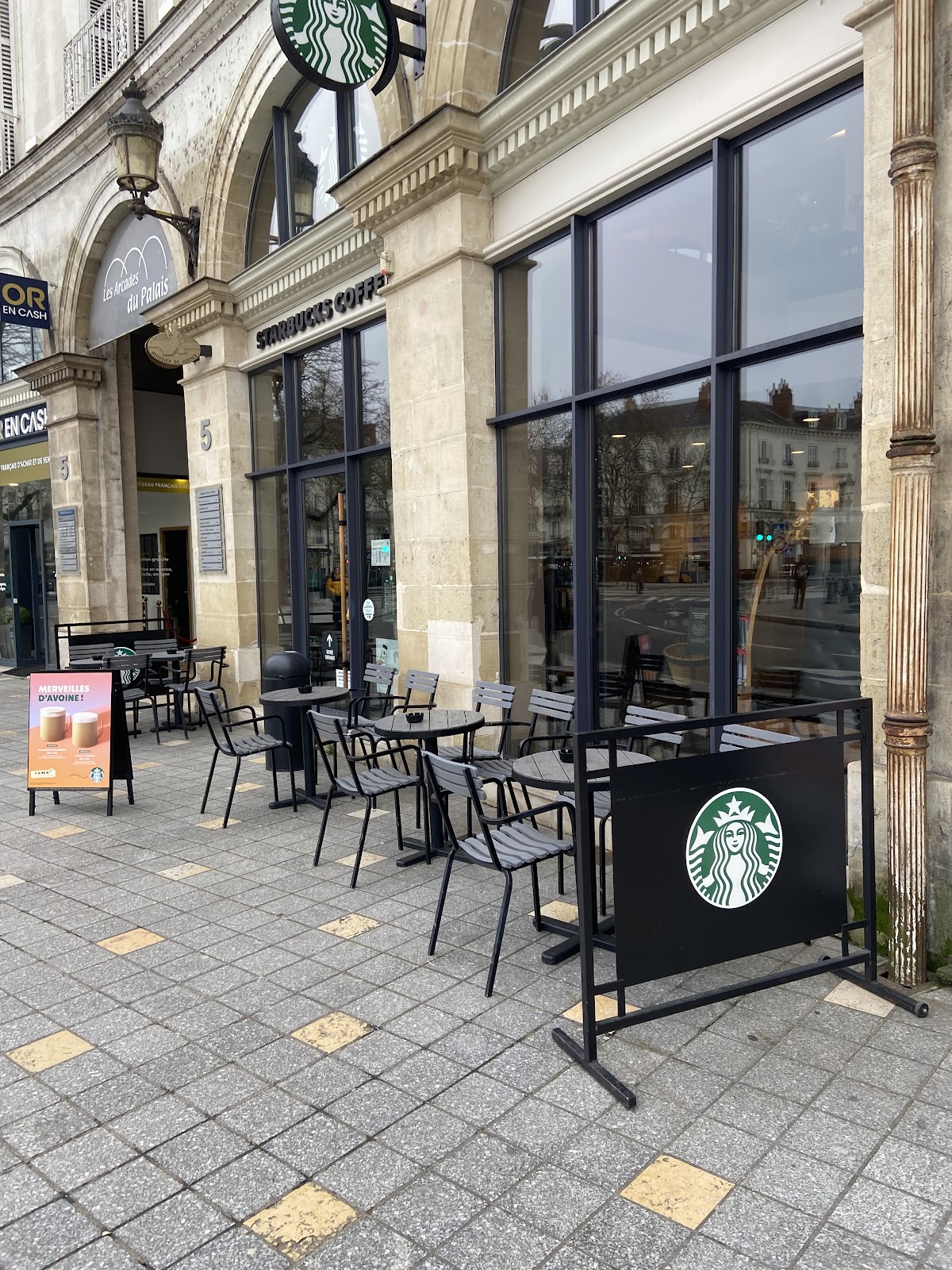 Starbucks Tours Place Jean Jaurès
