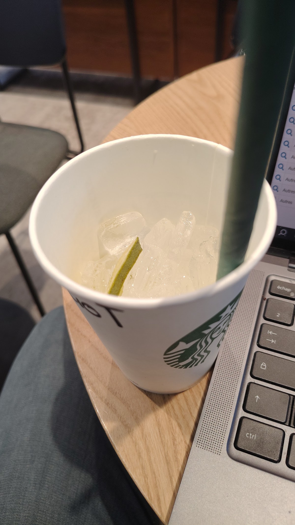 Starbucks Vélizy-Villacoublay - Photo 3