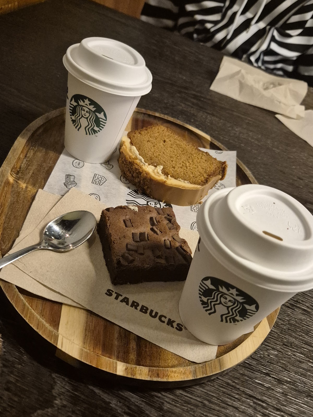 Starbucks Villeneuve-d'Ascq V2 - Photo 2