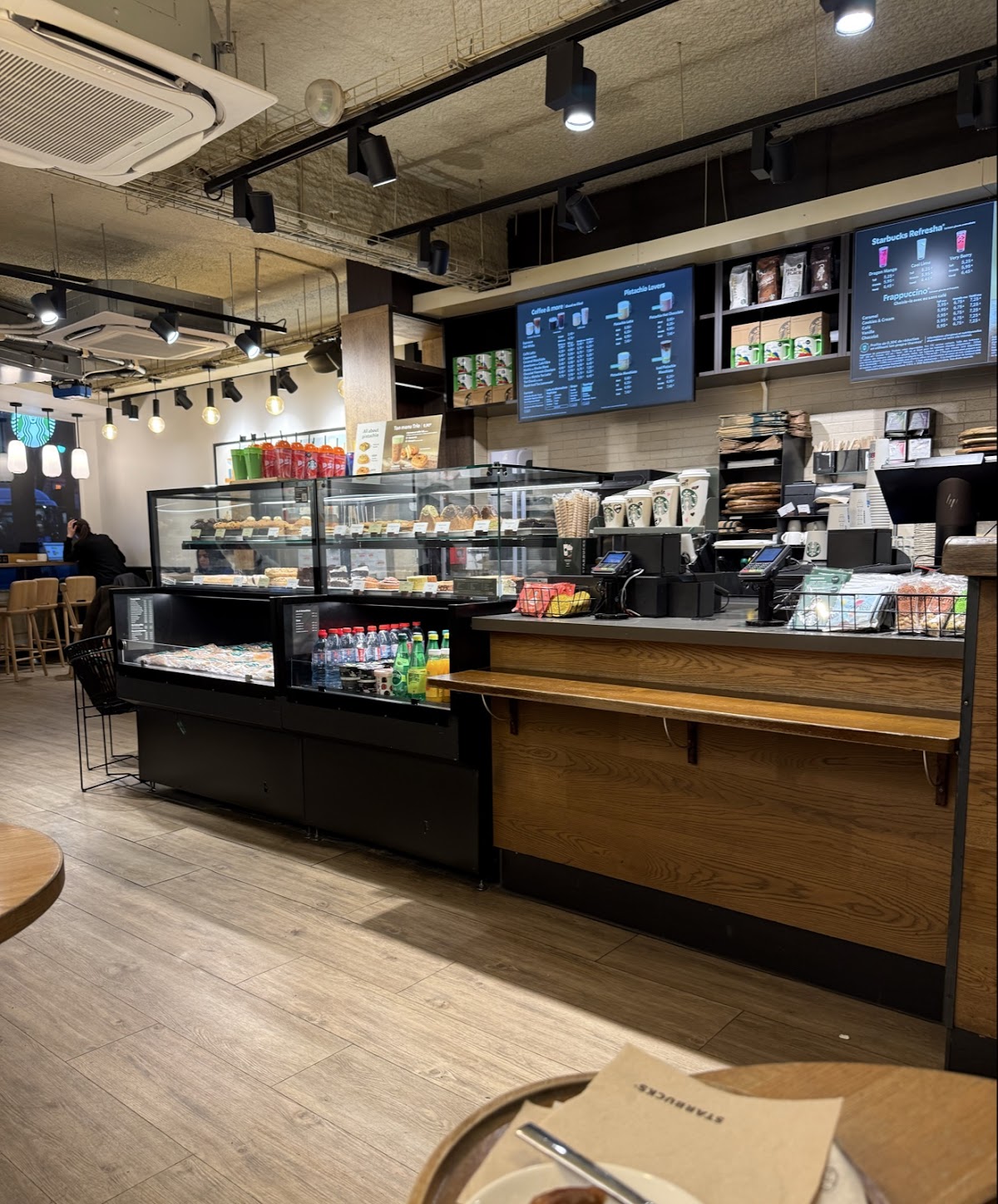 Starbucks Wagram - Photo 5