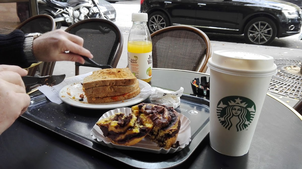 Starbucks Wagram - Photo 2