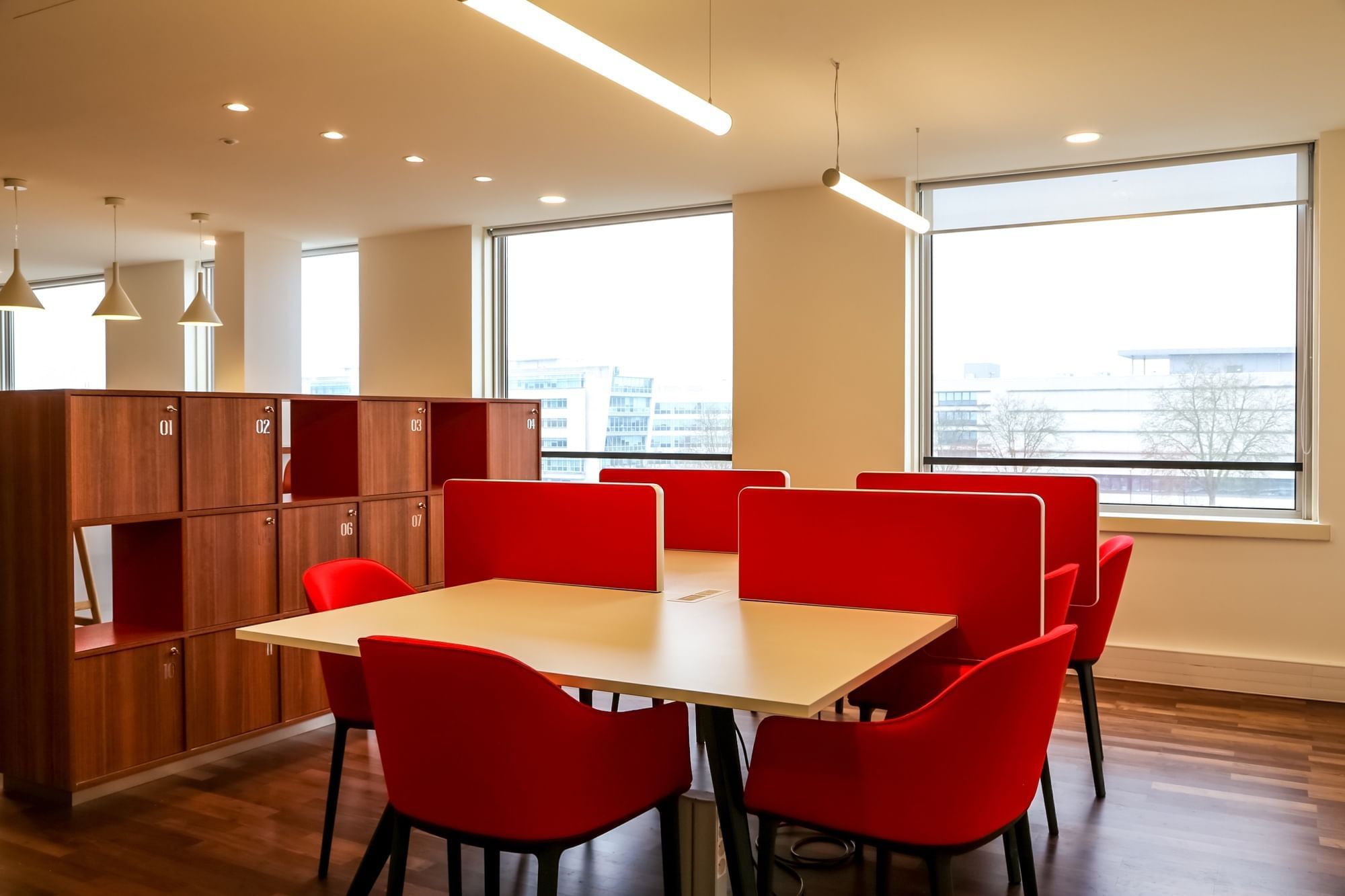 Stop & Work Montigny-le-Bretonneux - Photo 2