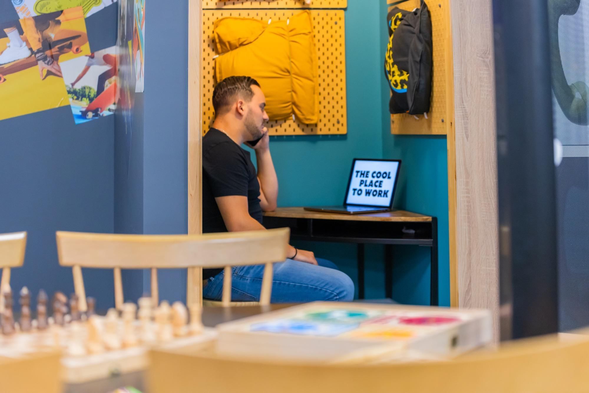 The People Work - Photo 2