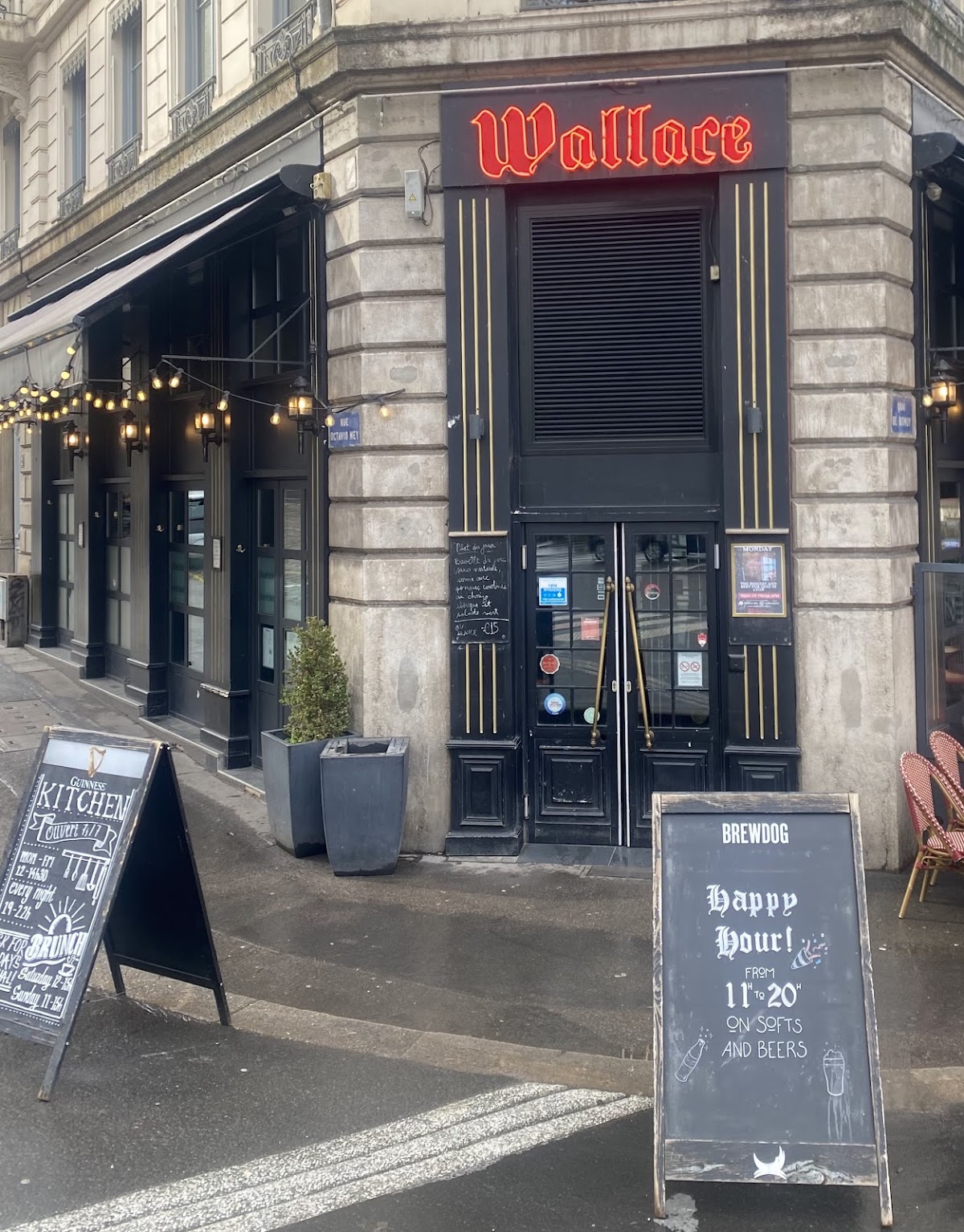 Wallace Pub - Photo 2