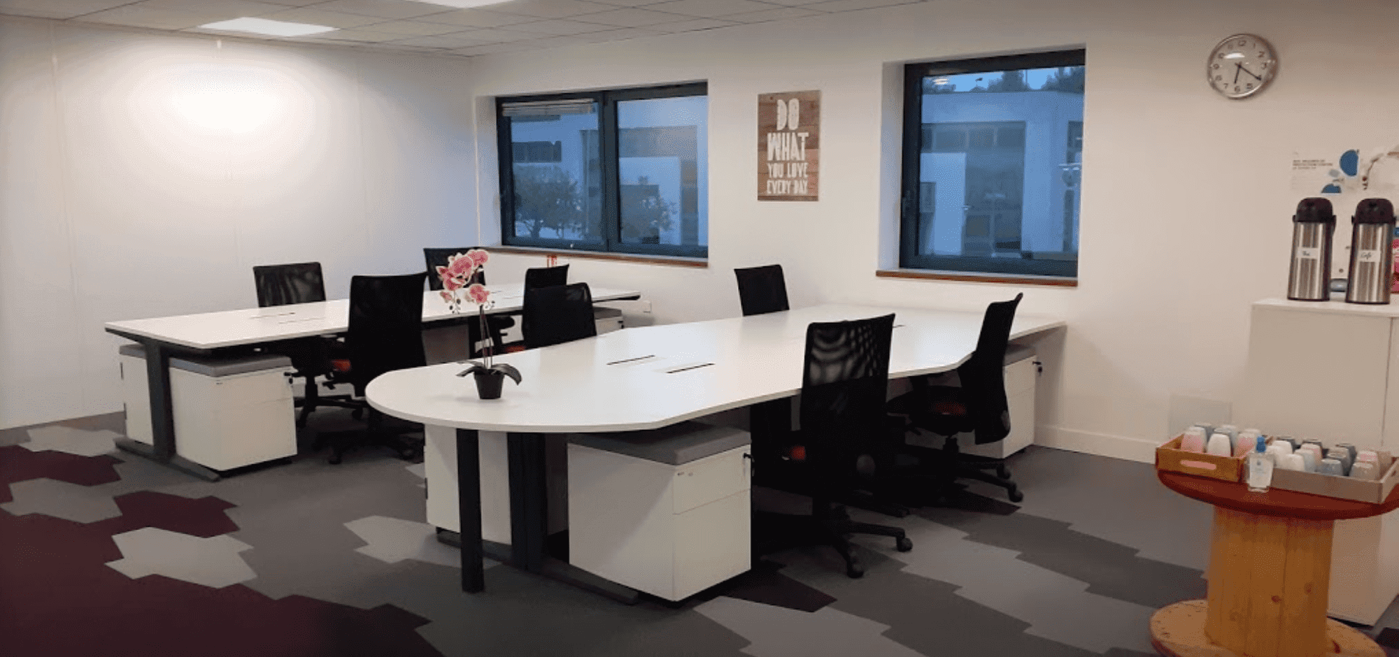 Work Inside - Photo 3