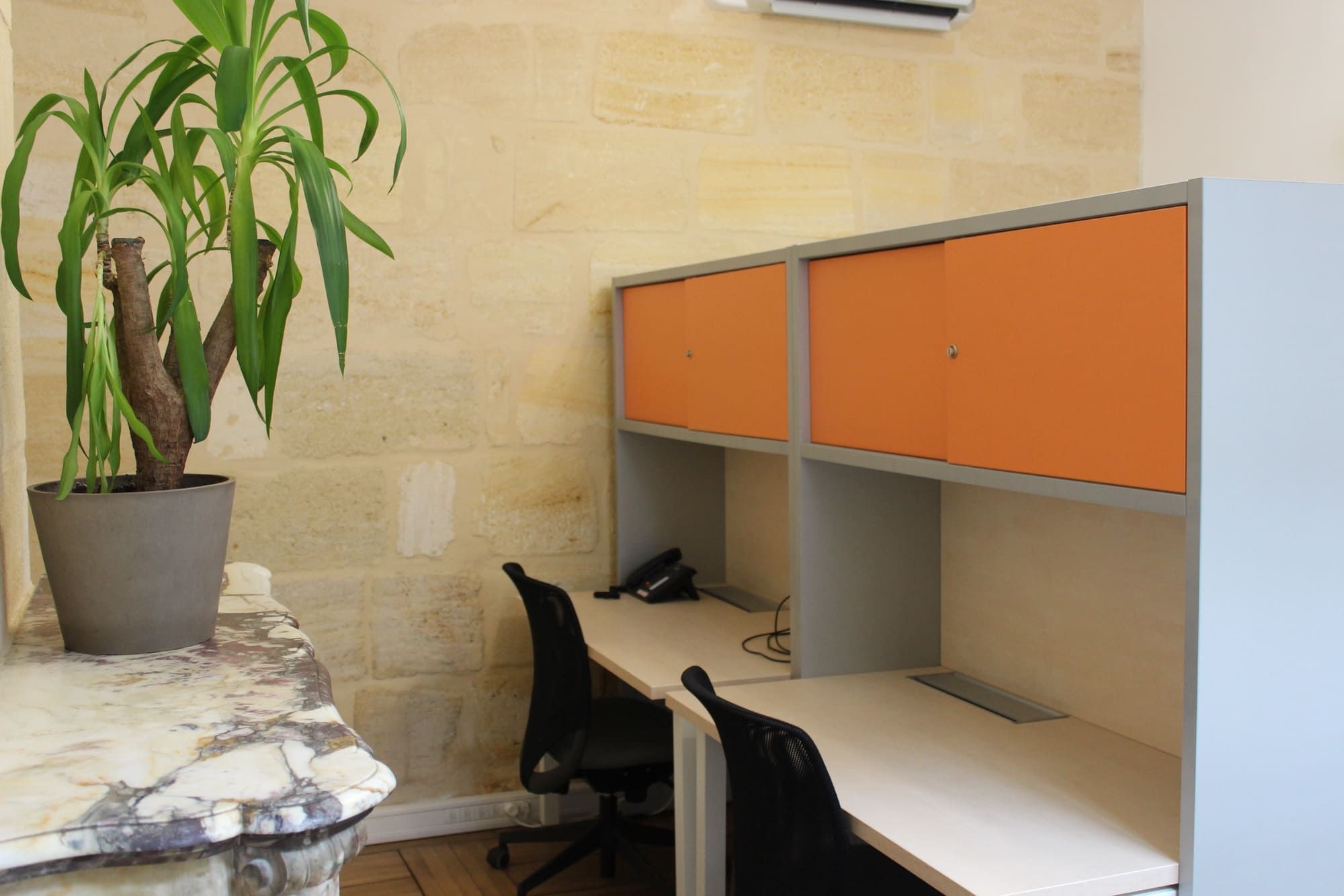 Working Place - Photo 3